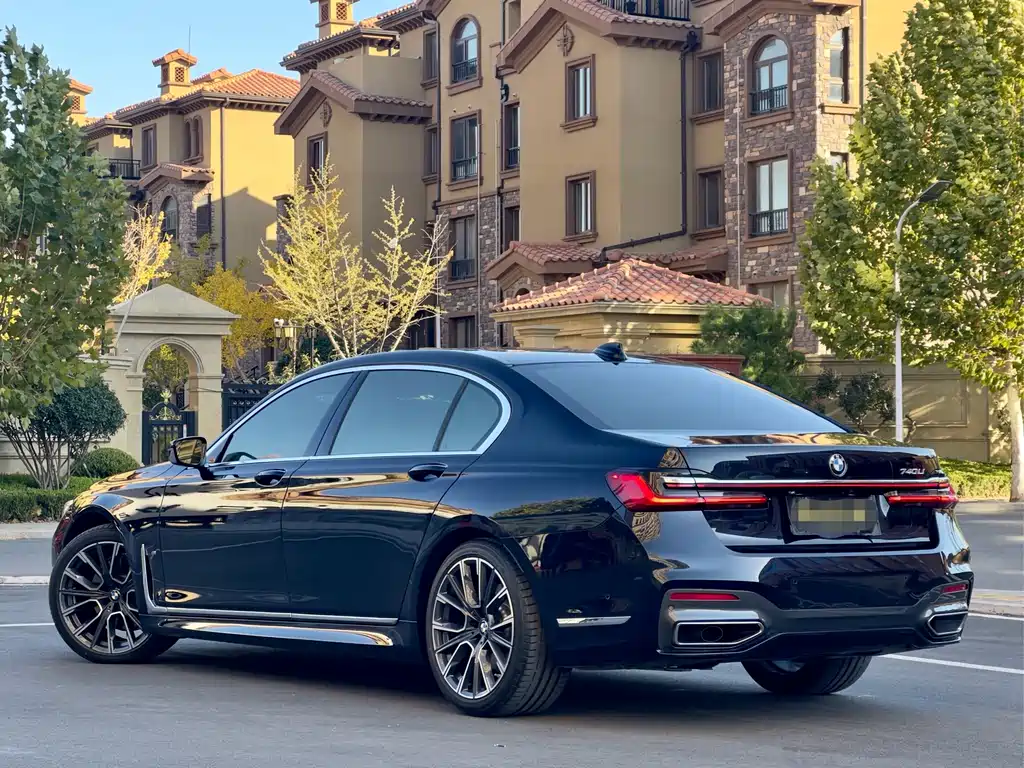 BMW 7 SERIES