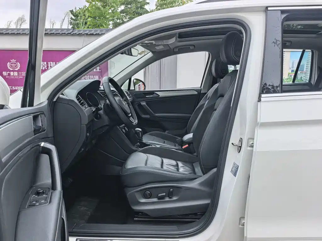 Volkswagen Tiguan L — миниатюра 11