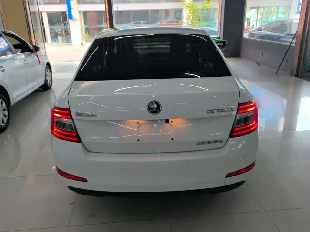 Skoda Octavia — миниатюра 6