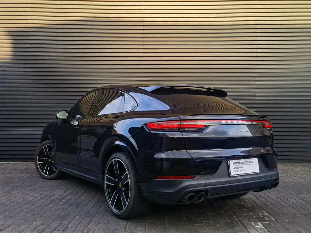 Porsche Cayenne — миниатюра 9