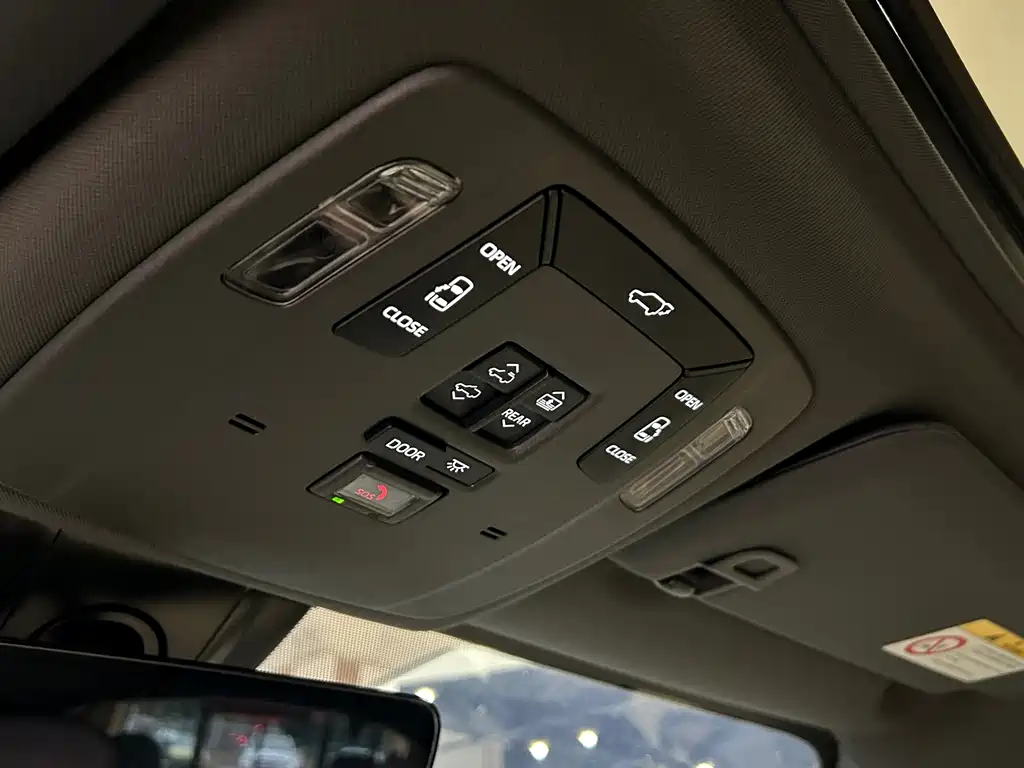 Toyota Granvia — миниатюра 15