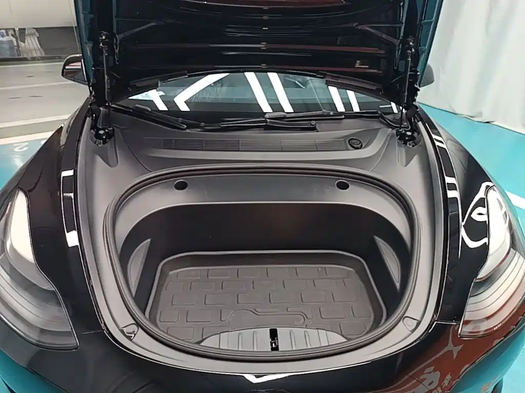Tesla Model 3 — миниатюра 20