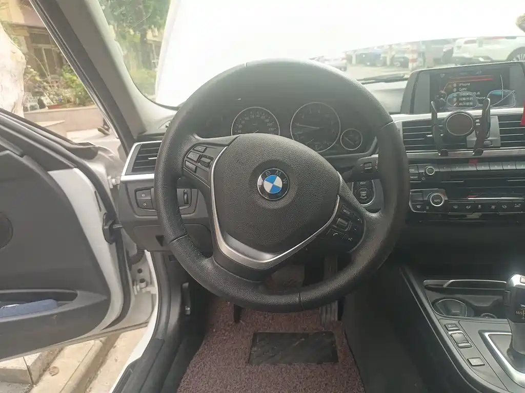 BMW 3 Series — миниатюра 7