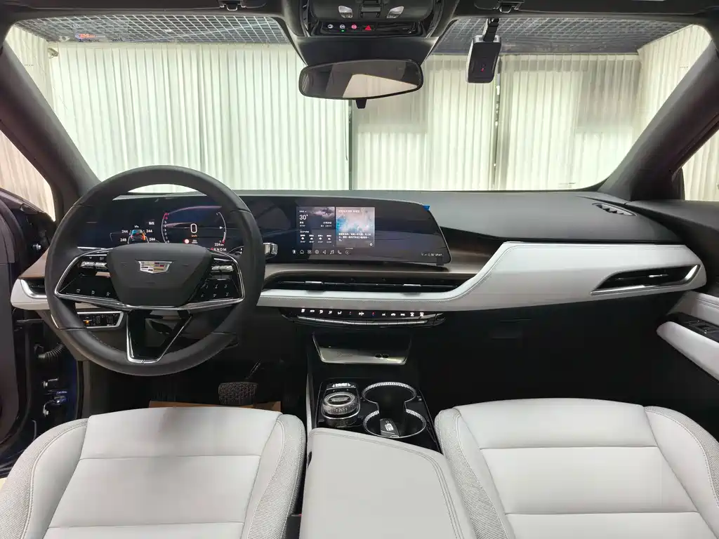 Cadillac GT4 — миниатюра 12