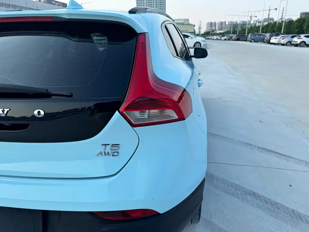 Volvo V40 — миниатюра 14