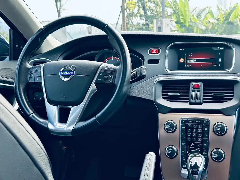 Volvo V40 — миниатюра 6