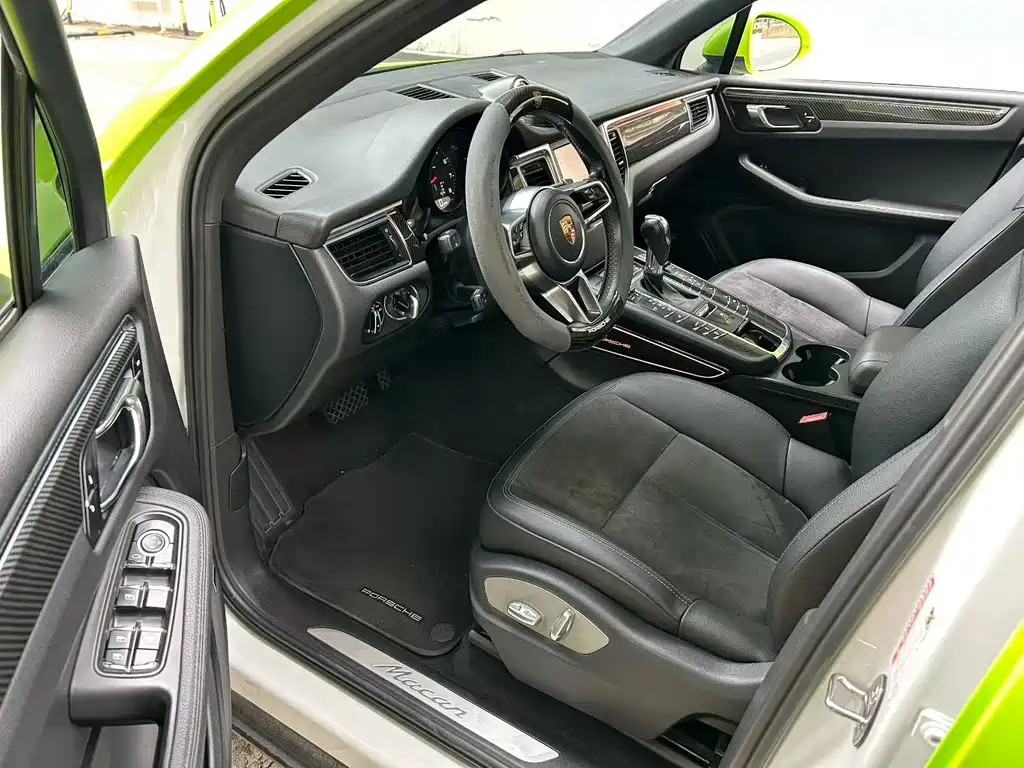 Porsche Macan — миниатюра 3