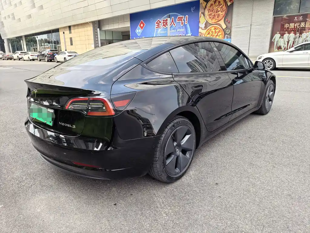 Tesla Model 3 — миниатюра 9