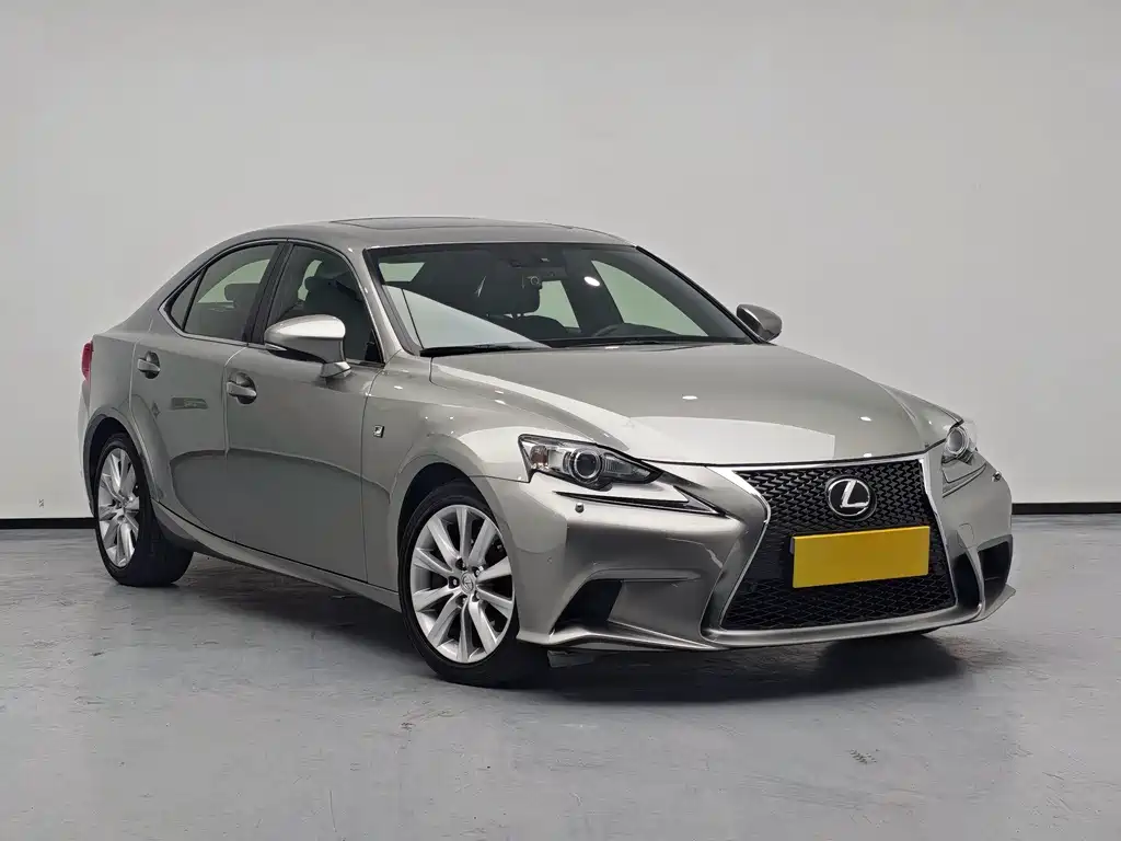 Lexus IS — миниатюра 3