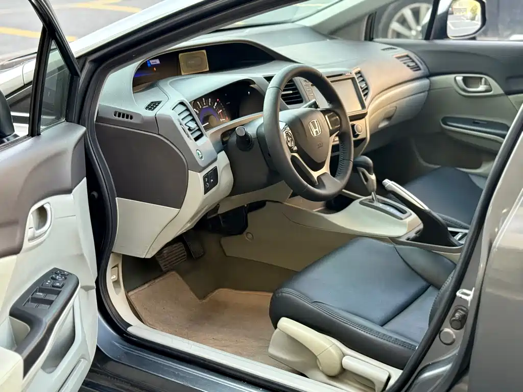 Honda Civic — миниатюра 8