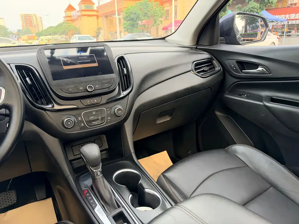 Chevrolet Equinox — миниатюра 16