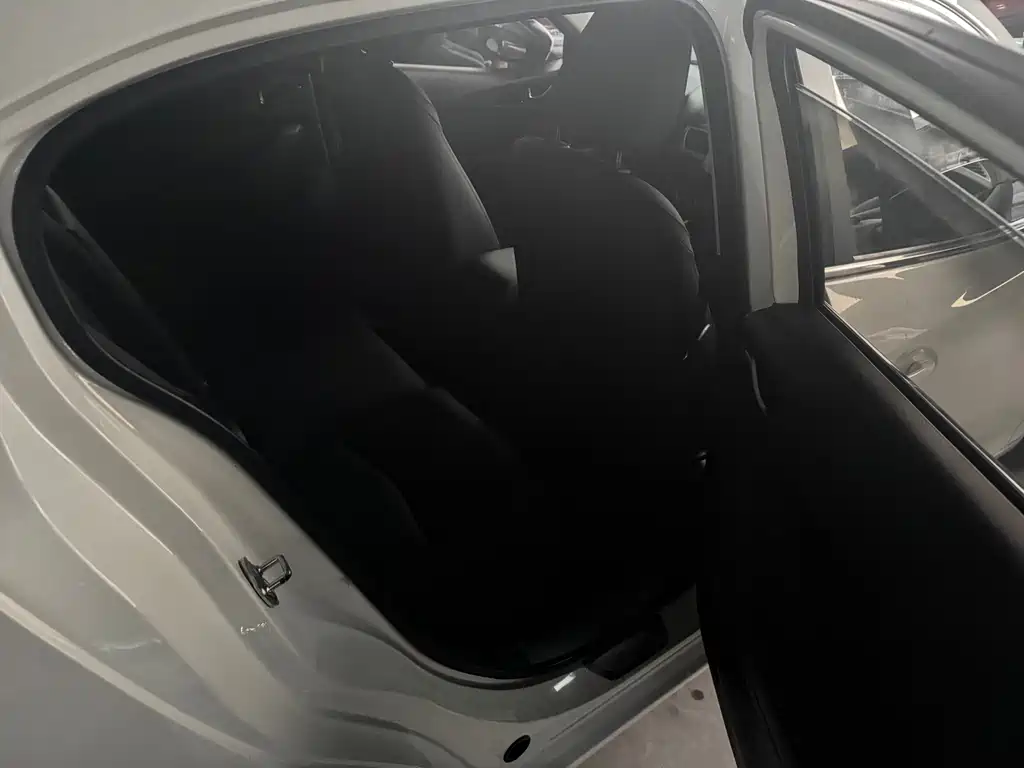 Mazda 3 Axela — миниатюра 9