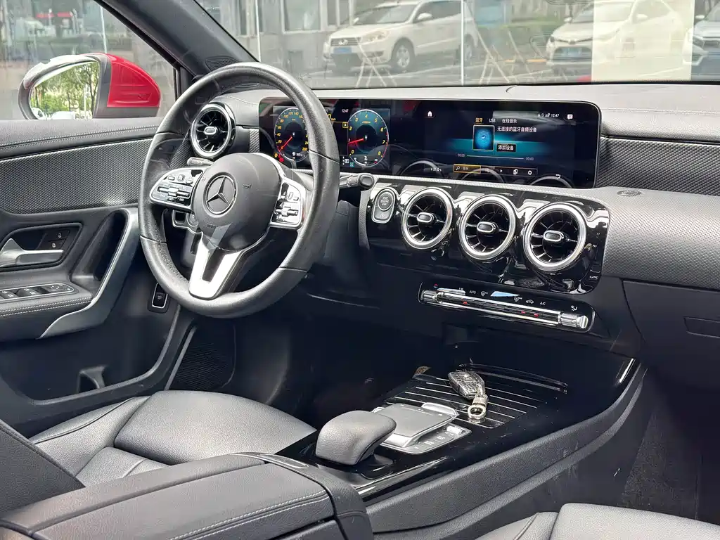 Mercedes-Benz A-Class — миниатюра 7