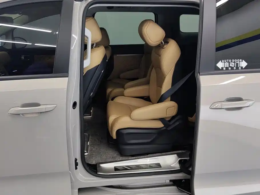 Wuling Звездный свет 730 Новая энергия — миниатюра 11