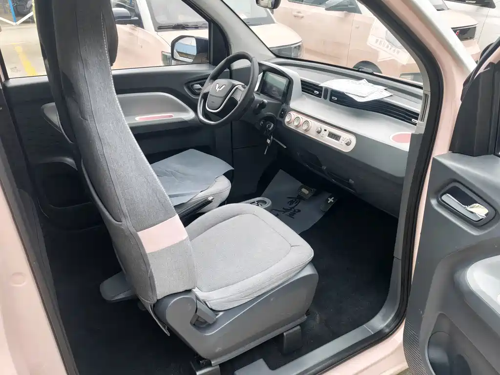 Wuling MINIEV — миниатюра 4