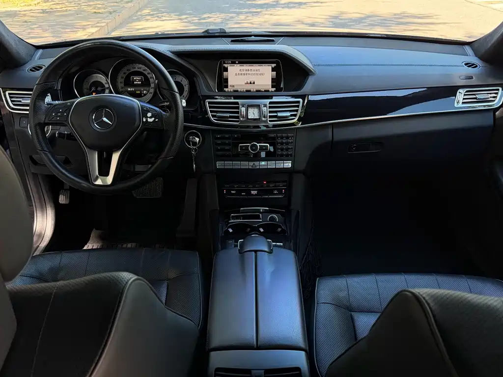 Mercedes-Benz E-Class — миниатюра 14