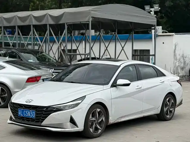 Hyundai Elantra