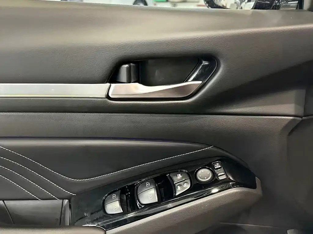 Nissan Teana — миниатюра 6