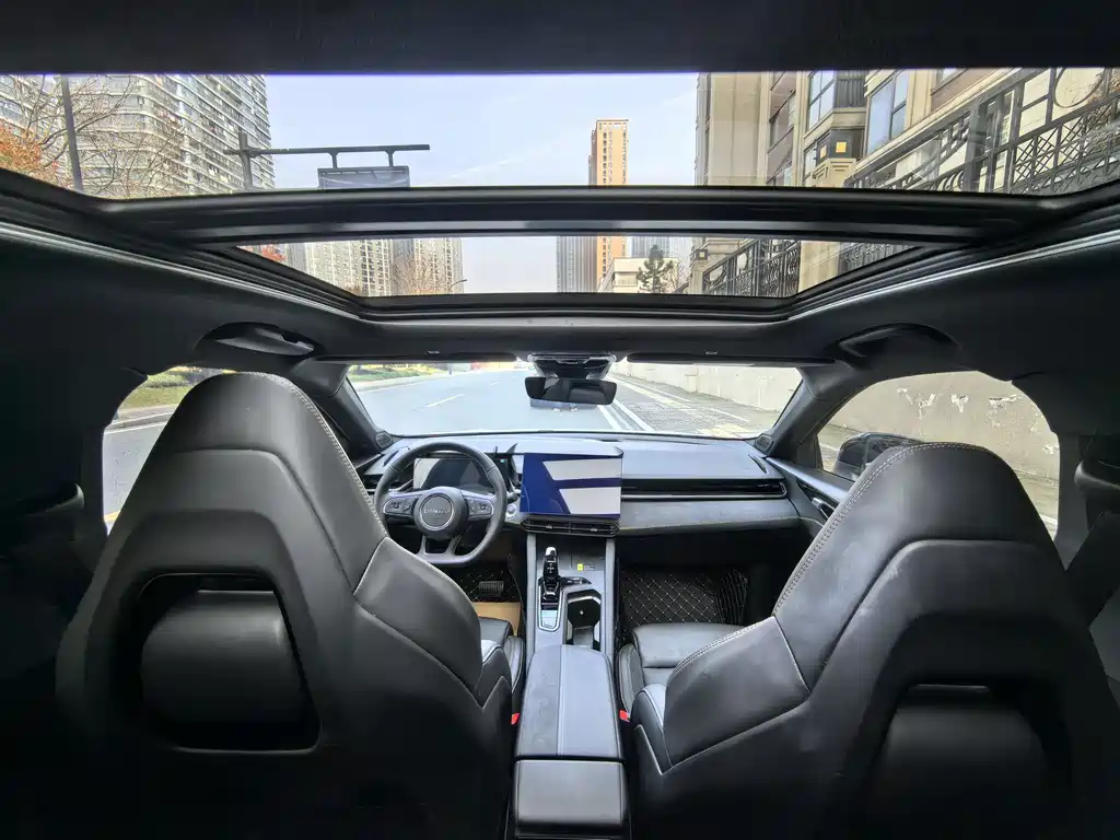 Lynk & Co 03 — миниатюра 10