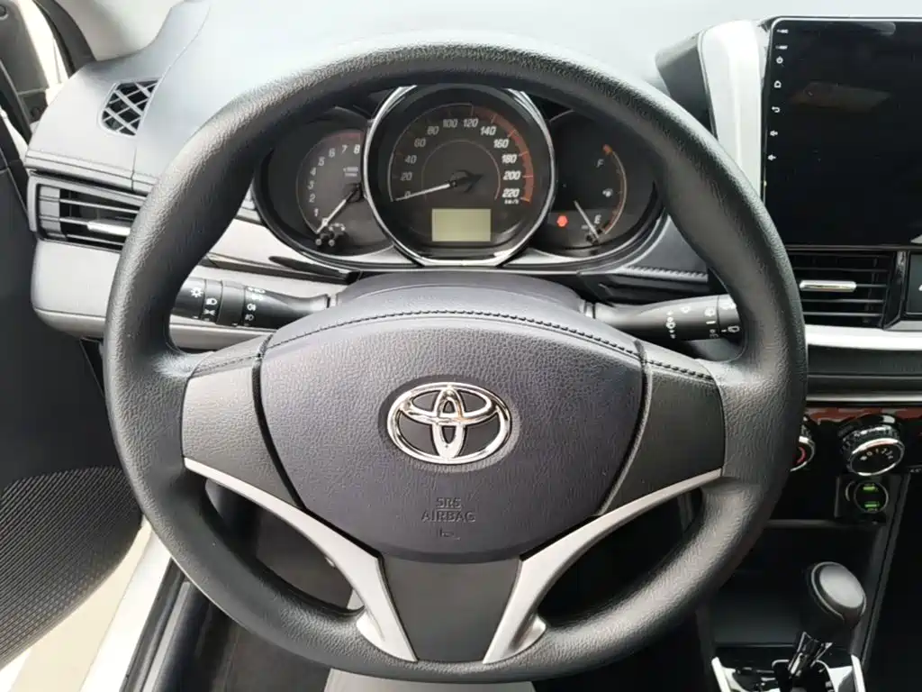 Toyota Yaris L — миниатюра 11
