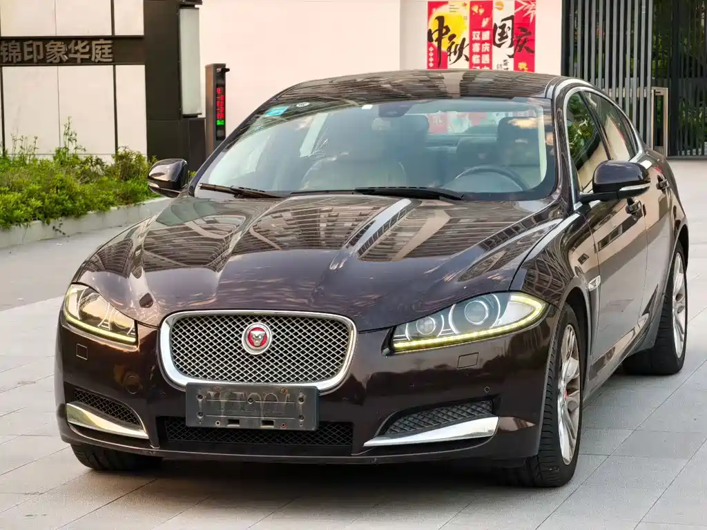 Jaguar XF