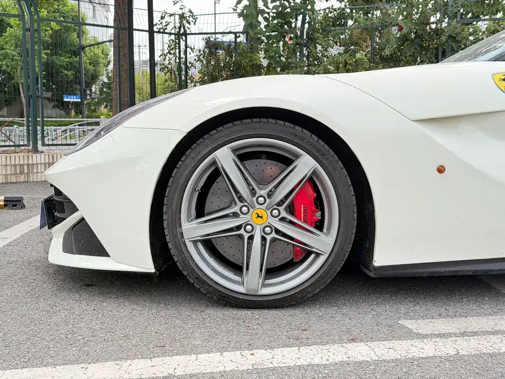 Ferrari F12berlinetta — миниатюра 8