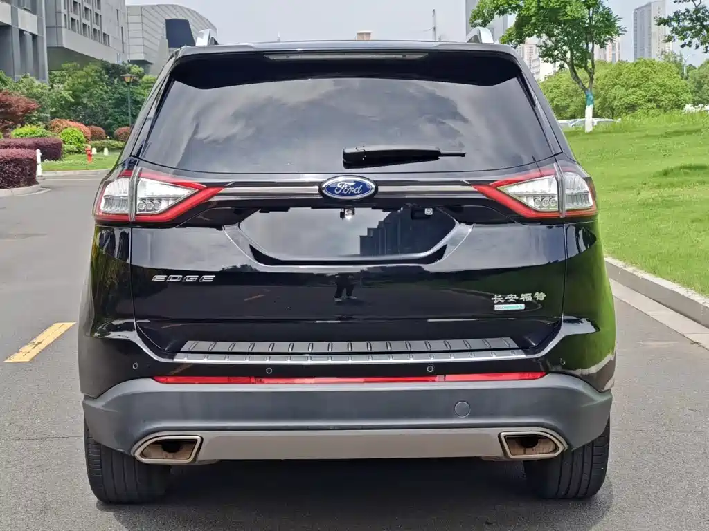 Ford Edge — миниатюра 7