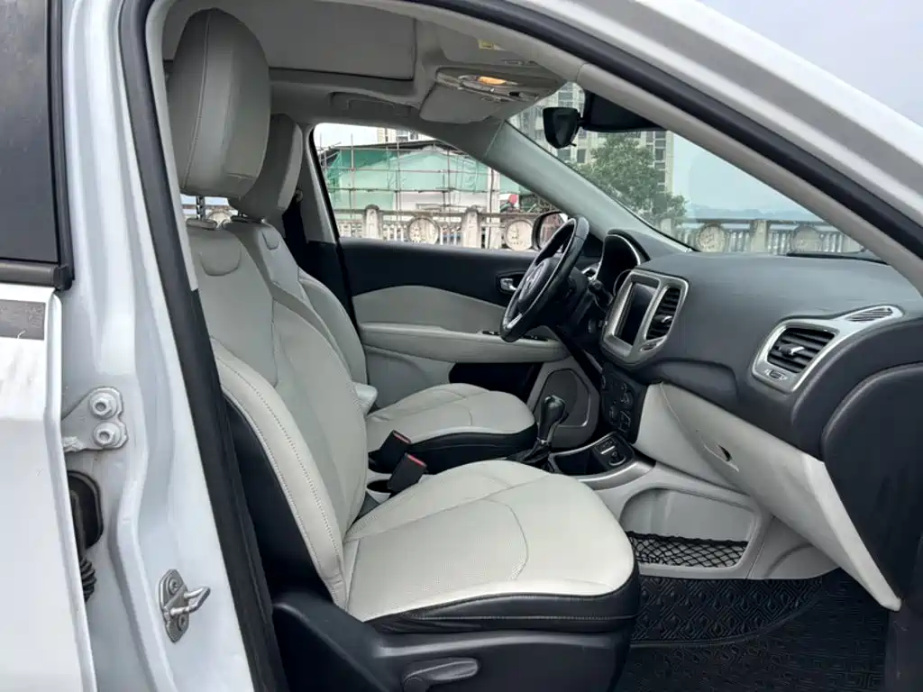 Jeep Compass — миниатюра 16