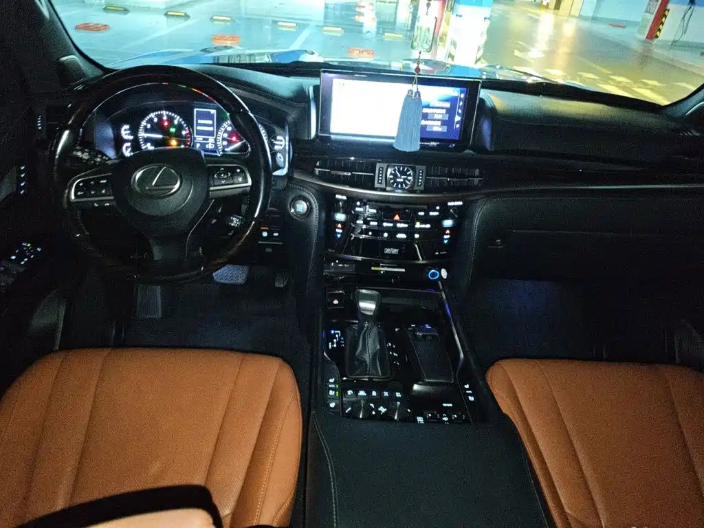 Lexus LX — миниатюра 13