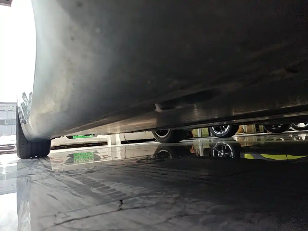 Tesla Model Y — миниатюра 21