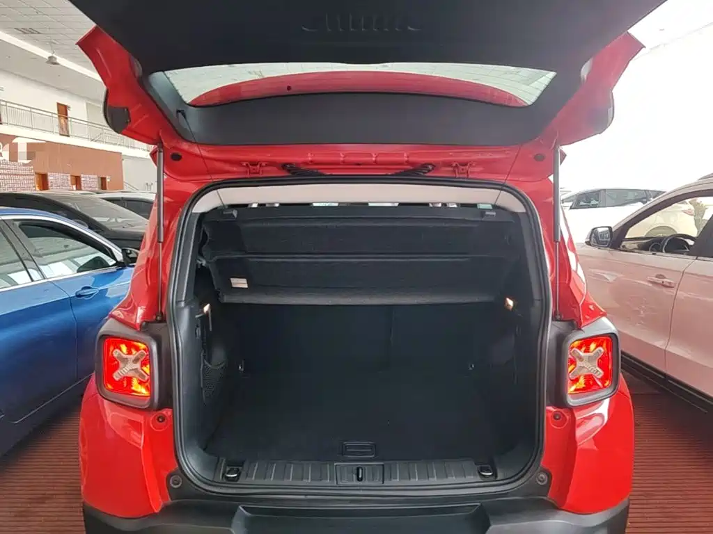 Jeep Renegade — миниатюра 19