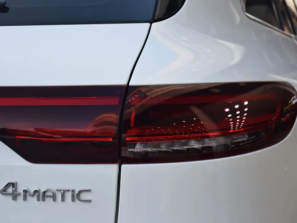 Mercedes-Benz EQC — миниатюра 22