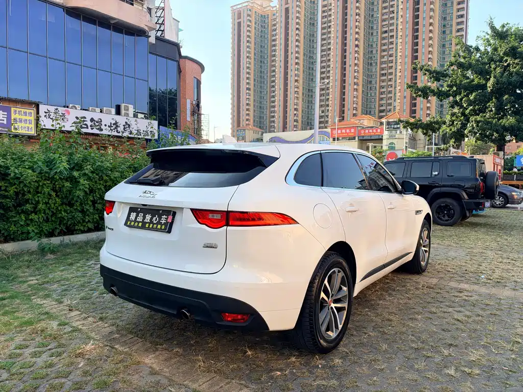 Jaguar F-PACE — миниатюра 6