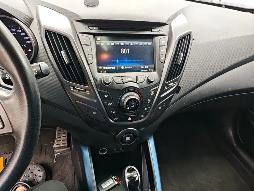 Hyundai Veloster — миниатюра 13