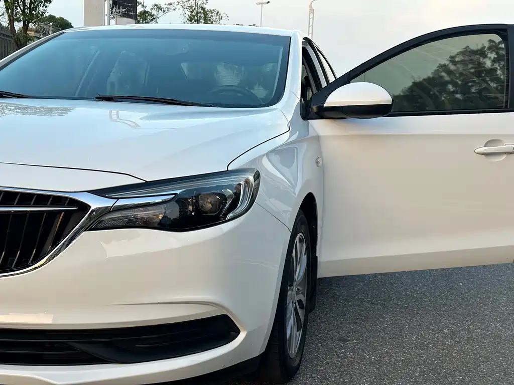 Buick Excelle — миниатюра 15