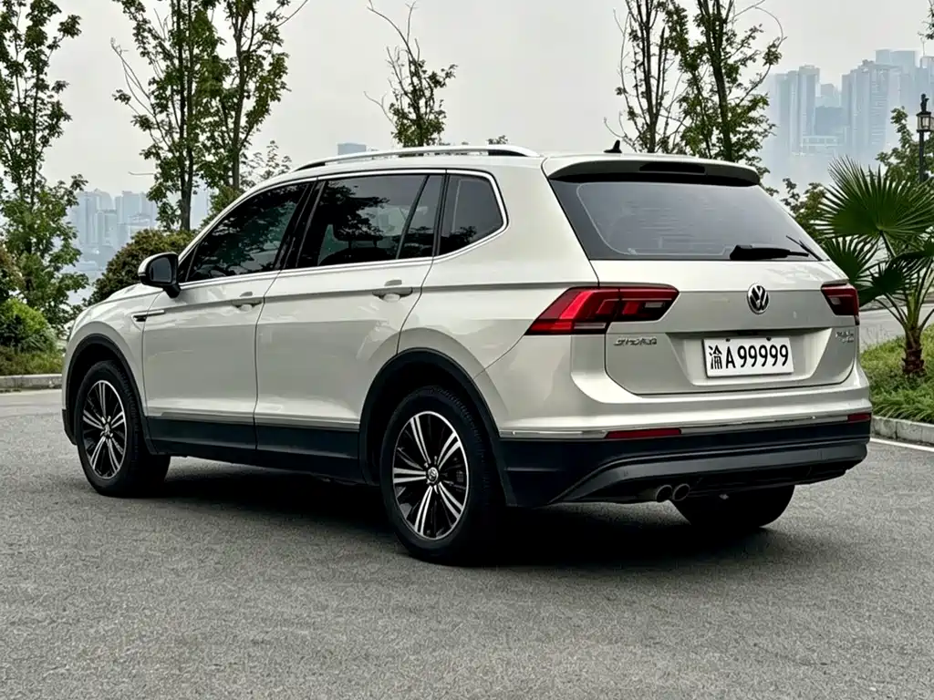 Volkswagen Tiguan L — миниатюра 7
