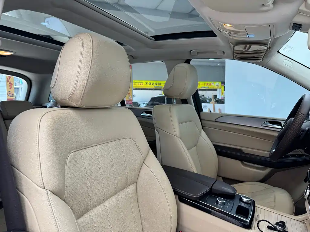 Mercedes-Benz GLE (Import) — миниатюра 15