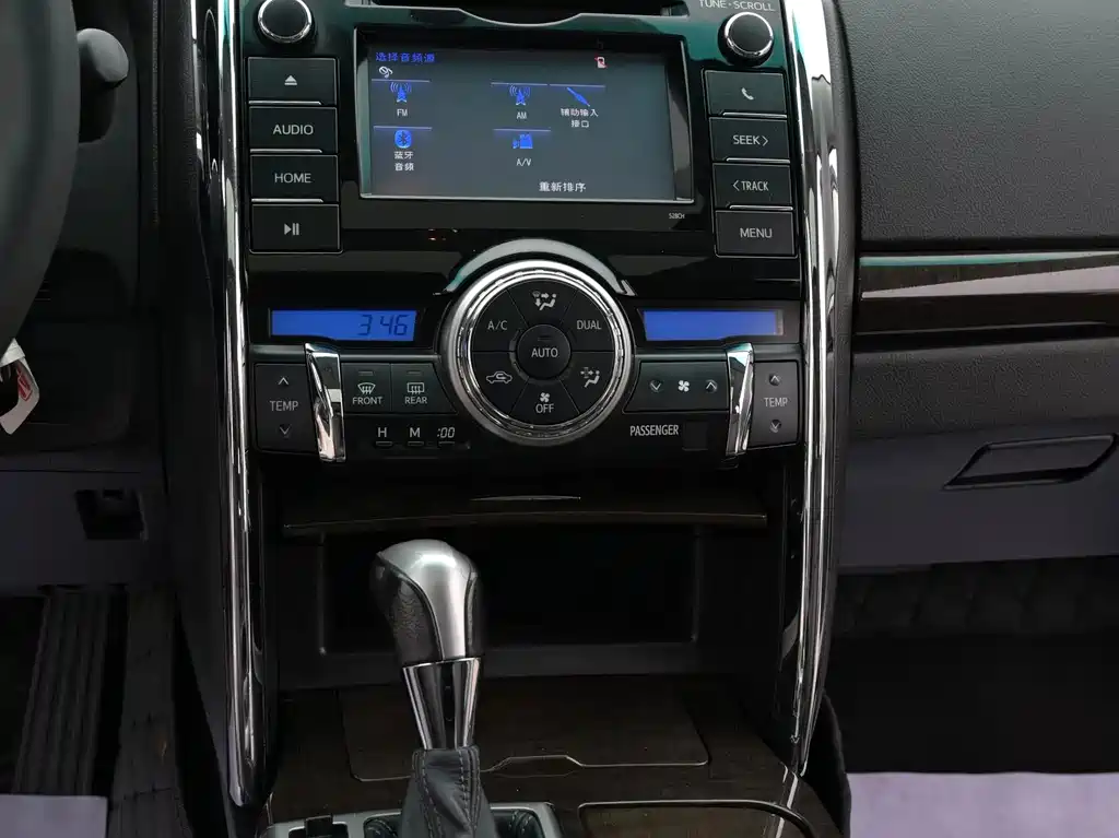 Toyota Reiz — миниатюра 9