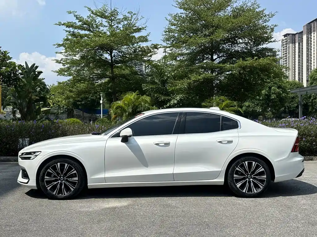 Volvo S60 — миниатюра 3