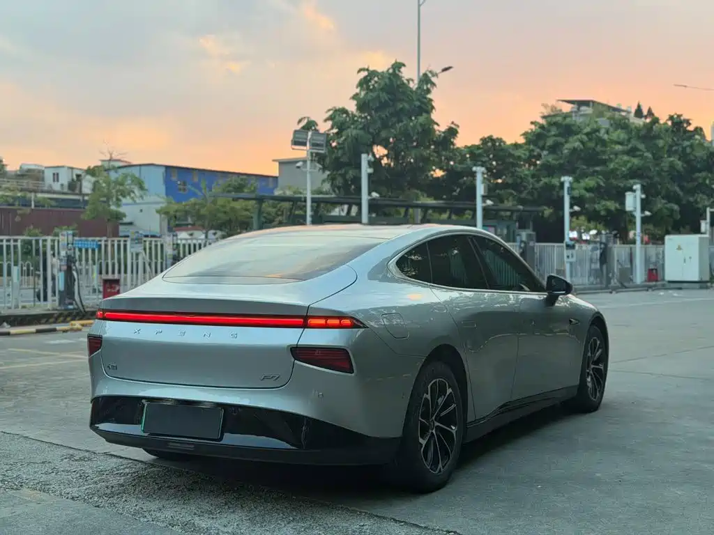 XPeng P7 — миниатюра 26