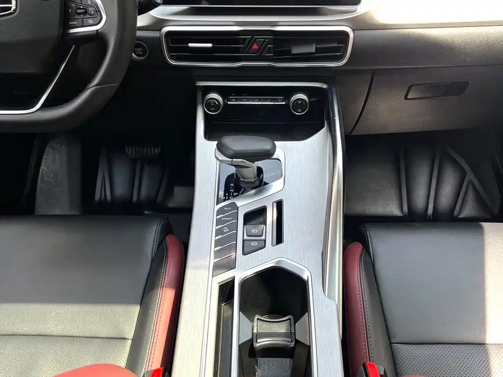 Geely Binyue — миниатюра 6