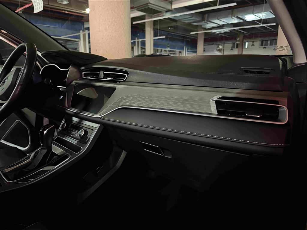 Geely Emgrand 1.5 л 2021 г. Белый, пробег 4000 км