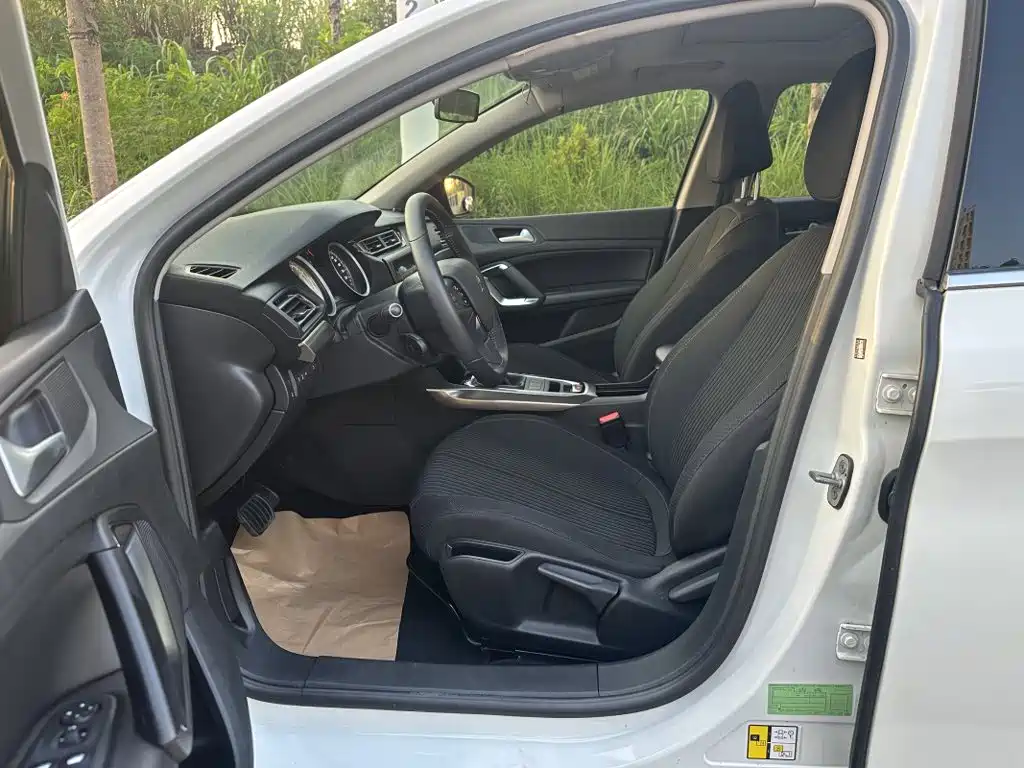 Peugeot 408 — миниатюра 9