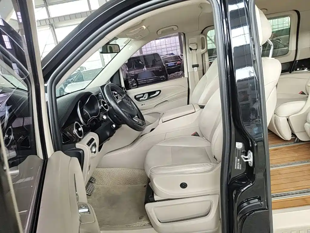 Mercedes-Benz V-Class — миниатюра 15