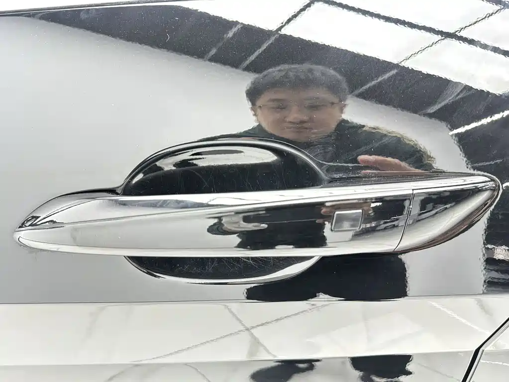 Hyundai Elantra — миниатюра 10