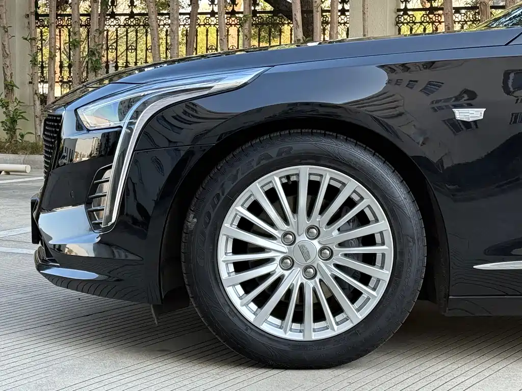 CADILLAC CT6
