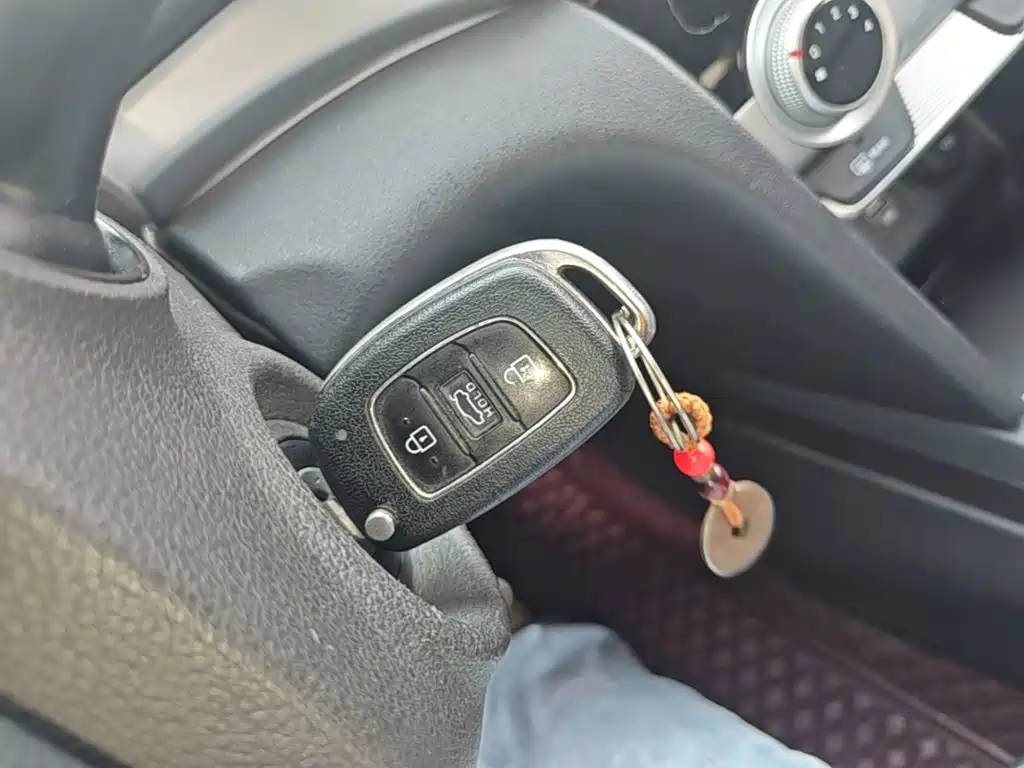 Hyundai Elantra — миниатюра 9
