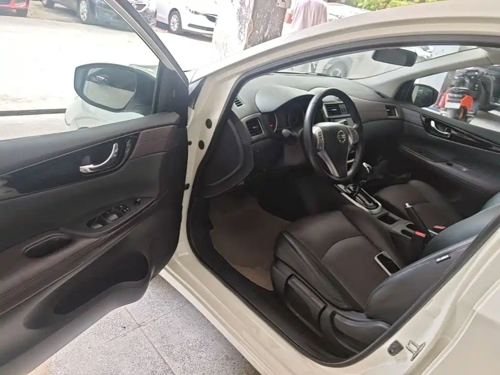 Nissan Tiida — миниатюра 16