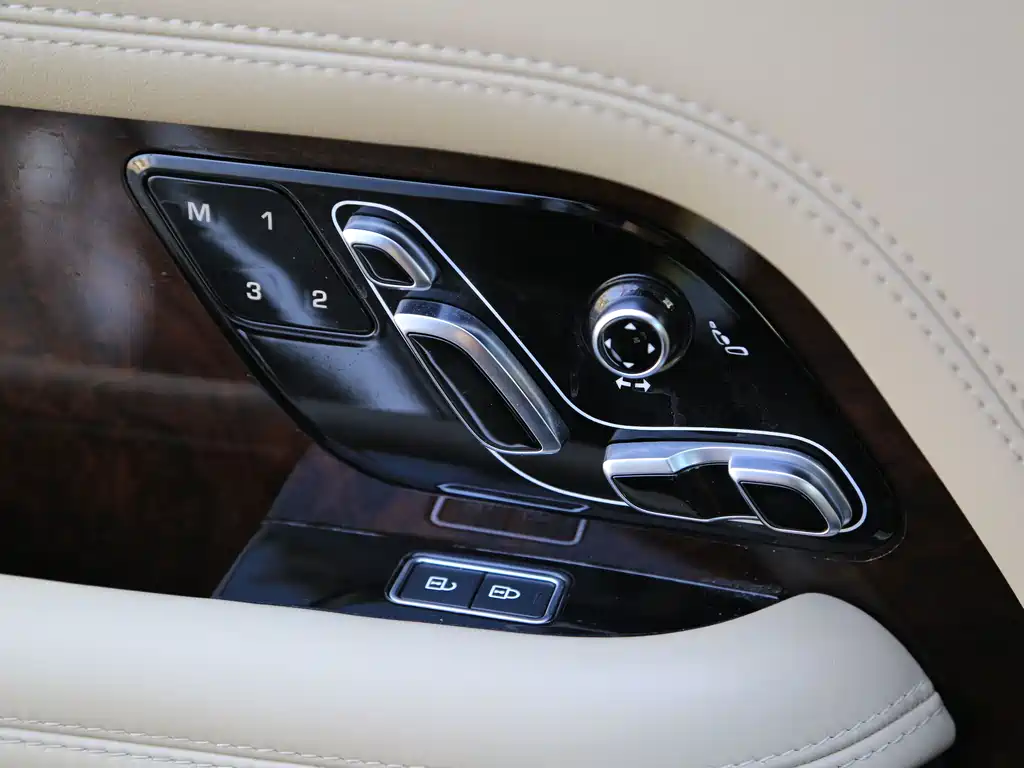 Land Rover Range Rover — миниатюра 15