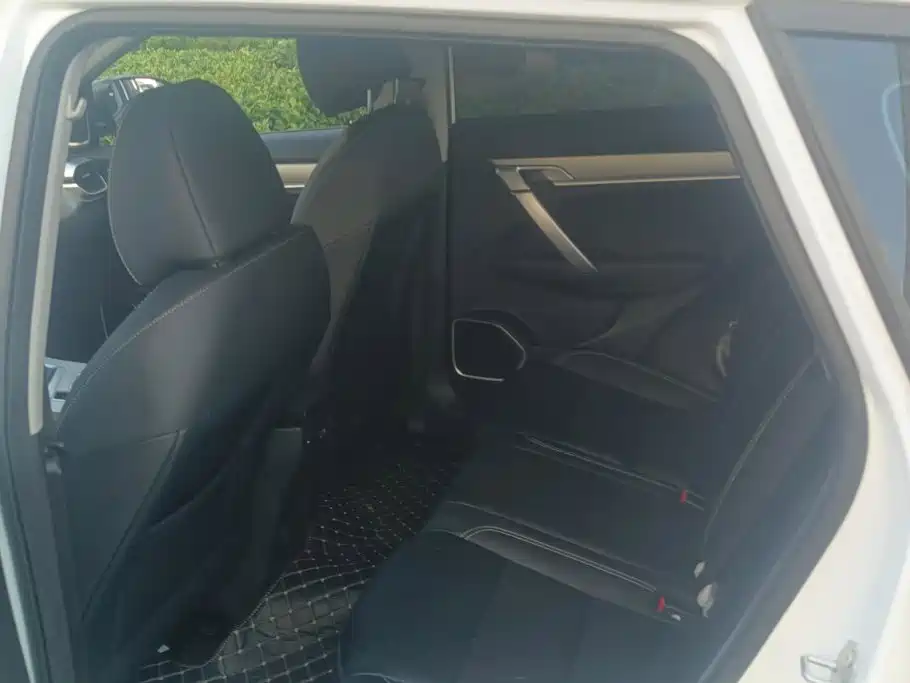 Geely Binyue — миниатюра 11